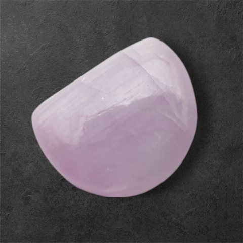 Kunzyt kaboszon 14x11 mm nr 129 Kunzyt kaboszon 14x11 mm nr 129