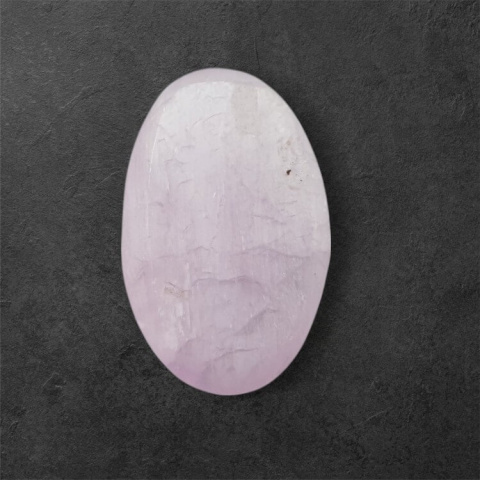 Kunzyt kaboszon 19x12 mm nr 124 Kunzyt kaboszon 19x12 mm nr 124