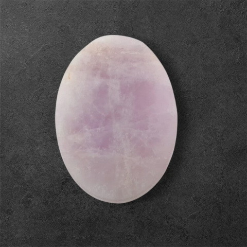 Kunzyt kaboszon 33x24 mm nr 67 Kunzyt kaboszon 33x24 mm nr 67