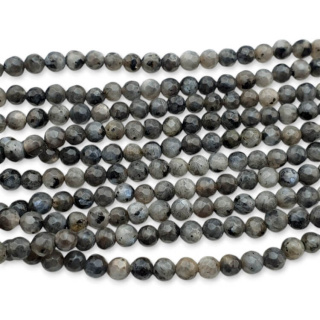 Larvikite kula fasetowana 4 mm sznur