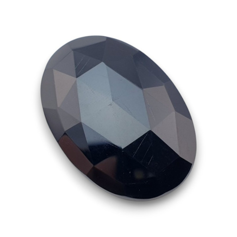 Onyks czarny kaboszon fasetowany 34x24 mm nr 47 Onyks czarny kaboszon fasetowany 34x24 mm nr 47