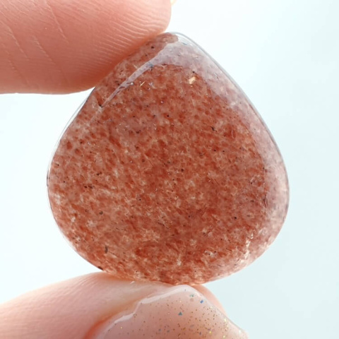 Kwarc truskawkowy kaboszon 24x23 mm nr 143 Kwarc truskawkowy kaboszon 24x23 mm nr 143