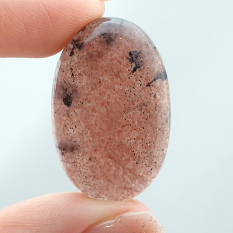 Kwarc truskawkowy kaboszon 30x19 mm nr 106 Kwarc truskawkowy kaboszon 30x19 mm nr 106