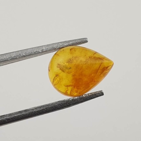 Bursztyn bałtycki kaboszon 9x7 mm nr 421 Bursztyn bałtycki kaboszon 9x7 mm nr 421