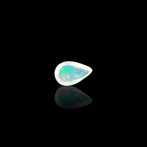 Opal z Etiopii kaboszon 8x5 mm nr 775 Opal z Etiopii kaboszon 8x5 mm nr 775