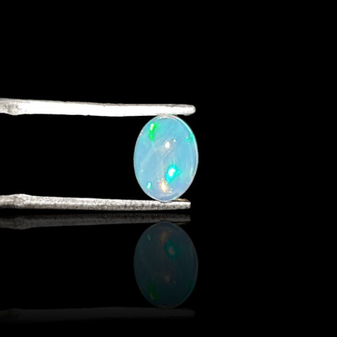 Opal z Etiopii kaboszon 8x6 mm nr 744 Opal z Etiopii kaboszon 8x6 mm nr 744