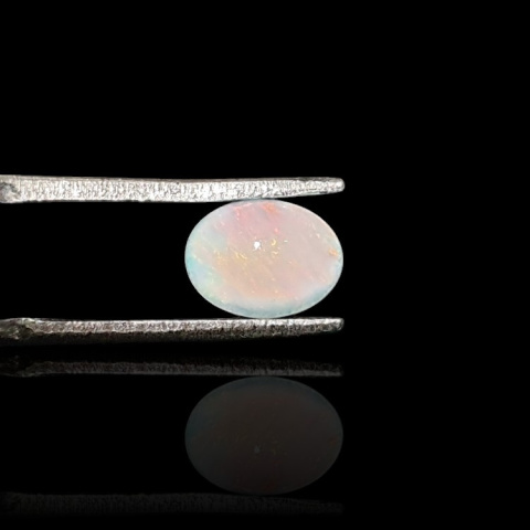 Opal z Etiopii kaboszon 8x6 mm nr 747 Opal z Etiopii kaboszon 8x6 mm nr 747