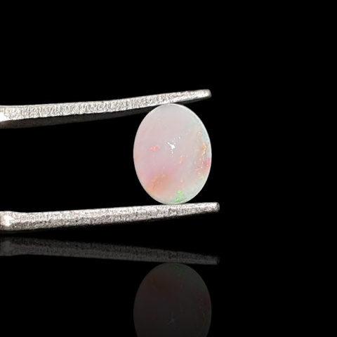 Opal z Etiopii kaboszon 8x6 mm nr 747 Opal z Etiopii kaboszon 8x6 mm nr 747