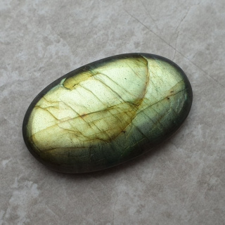 Labradoryt kaboszon 35x21 mm nr B111