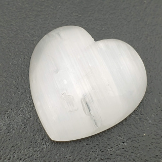 Selenit kaboszon serce 27x26 mm nr G8