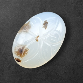 Agat montana kaboszon carved 21x15 mm nr 75