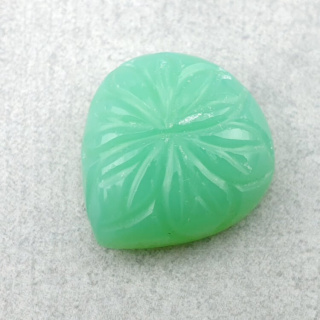 Chalcedon chryzo kaboszon carved 19x18 mm nr 49