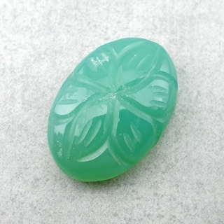 Chalcedon chryzo kaboszon carved 20x14 mm nr 91