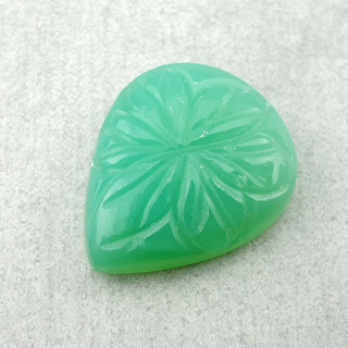 Chalcedon chryzo kaboszon carved 21x18 mm nr 60