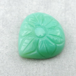 Chalcedon chryzo kaboszon carved 22x21 mm nr 77