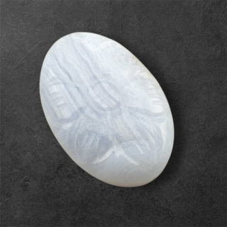 Agat blue lace kaboszon carved 27x18 mm nr 35