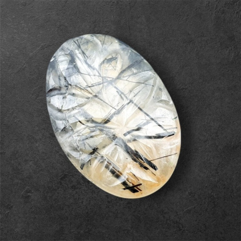 Kwarc z turmalinem kaboszon carved 26x18 mm nr 51 Kwarc z turmalinem kaboszon carved 26x18 mm nr 51