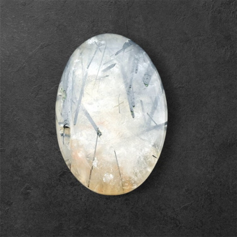 Kwarc z turmalinem kaboszon carved 26x18 mm nr 51 Kwarc z turmalinem kaboszon carved 26x18 mm nr 51