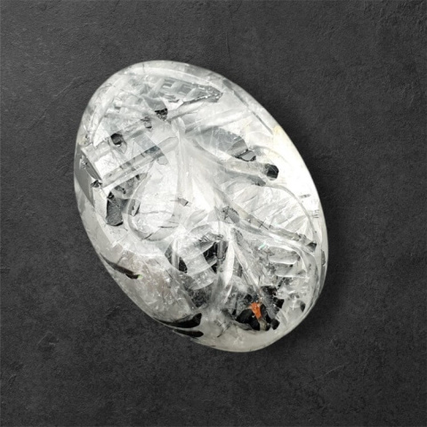 Kwarc z turmalinem kaboszon carved 27x19 mm nr 61 Kwarc z turmalinem kaboszon carved 27x19 mm nr 61