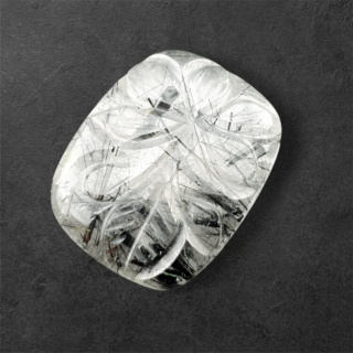 Kwarc z turmalinem kaboszon carving 27x21 mm nr 11