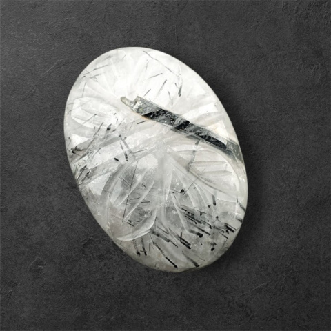 Kwarc z turmalinem kaboszon carved 28x20 mm nr 18 Kwarc z turmalinem kaboszon carved 28x20 mm nr 18