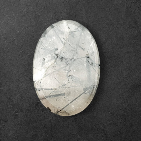 Kwarc z turmalinem kaboszon carved 29x20 mm nr 39 Kwarc z turmalinem kaboszon carved 29x20 mm nr 39
