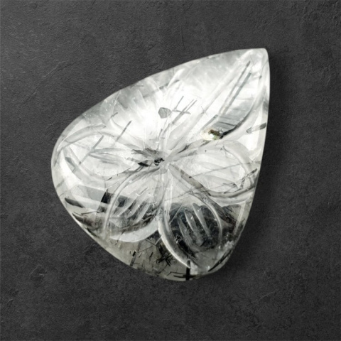 Kwarc z turmalinem kaboszon carved 29x23 mm nr 36 Kwarc z turmalinem kaboszon carved 29x23 mm nr 36
