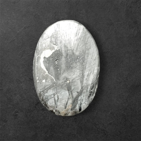 Kwarc z turmalinem kaboszon carved 30x20 mm nr 46 Kwarc z turmalinem kaboszon carved 30x20 mm nr 46