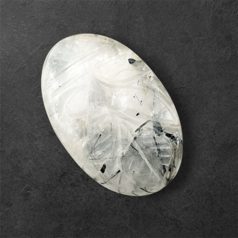 Kwarc z turmalinem kaboszon carved 31x20 mm nr 37 Kwarc z turmalinem kaboszon carved 31x20 mm nr 37