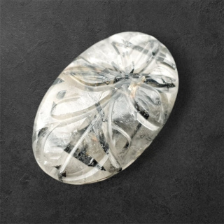 Kwarc z turmalinem kaboszon carved 31x20 mm nr 55