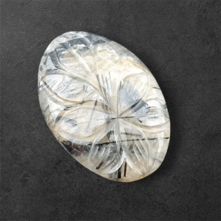 Kwarc z turmalinem kaboszon carved 31x21 mm nr 2