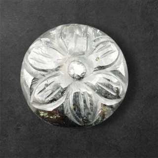 Kwarc z turmalinem kaboszon carved fi 26 mm nr 16