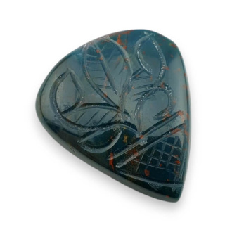 Heliotrop kaboszon carved 35x31 mm nr 17