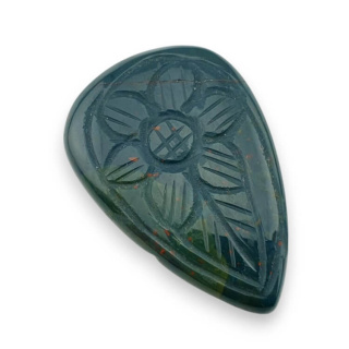 Heliotrop kaboszon carved 38x25 mm nr 21