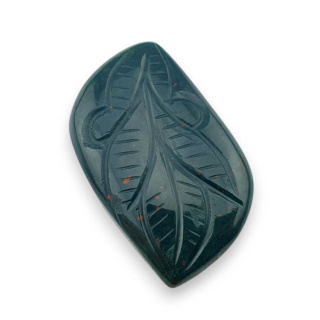Heliotrop kaboszon carved 39x22 mm nr 16