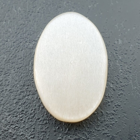 Kamień księżycowy biały kaboszon carving 26x18 mm nr 194 Kamień księżycowy biały kaboszon carving 26x18 mm nr 194