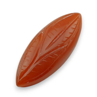 Karneol kaboszon carved 28x11 mm nr 78
