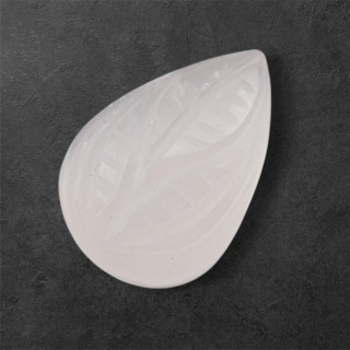 Kwarc różowy kaboszon carved 23x16 mm nr 52