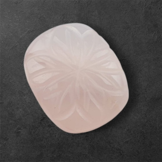 Kwarc różowy kaboszon carved 23x19 mm nr 45
