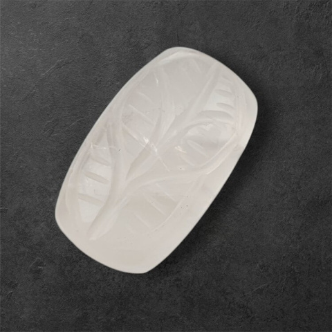 Kwarc różowy kaboszon carved 24x15 mm nr 25 Kwarc różowy kaboszon carved 24x15 mm nr 25