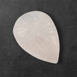 Kwarc różowy kaboszon carved 24x17 mm nr 22