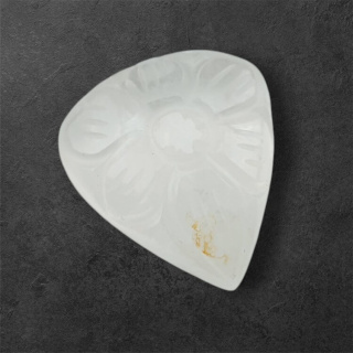 Kwarc różowy kaboszon carved 25x22 mm nr 17