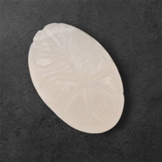 Kwarc różowy kaboszon carved 26x17 mm nr 24