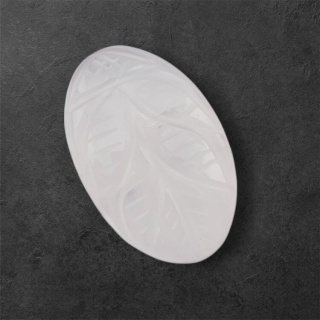 Kwarc różowy kaboszon carved 26x17 mm nr 51