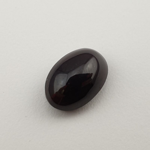 Granat gwiaździsty kaboszon 12x8 mm nr 66 Granat gwiaździsty kaboszon 12x8 mm nr 66