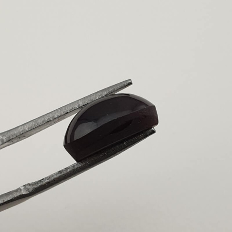 Granat gwiaździsty kaboszon 12x8 mm nr 66 Granat gwiaździsty kaboszon 12x8 mm nr 66