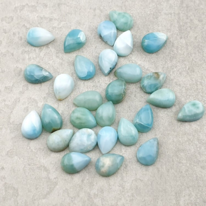 Larimar kaboszon łezka 9x6 mm 1 szt