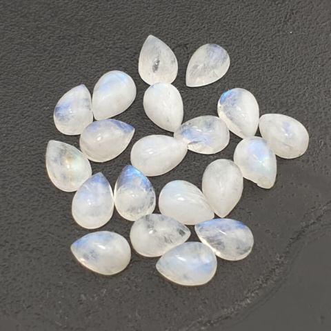 Kamień księżycowy kaboszon łezka 10x7 mm 1 szt Kamień księżycowy kaboszon łezka 10x7 mm 1 szt