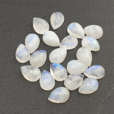 Kamień księżycowy kaboszon łezka 10x7 mm 1 szt Kamień księżycowy kaboszon łezka 10x7 mm 1 szt