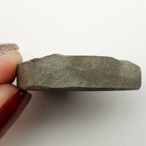 Piryt kaboszon surowy 31x25 mm nr 27 Piryt kaboszon surowy 31x25 mm nr 27